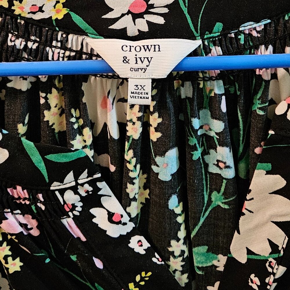 NWOT: Women's Plus Size 3X - Black & Floral Top - Picture 4 of 4